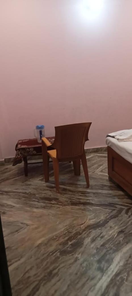ホテル Vaibhav Sadan Dharmsala Ayodhya エクステリア 写真